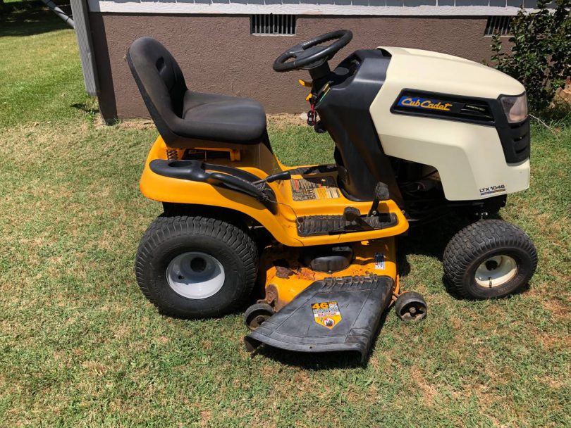 2011 Cub Cadet LTX1046 4 810x608 2011 Cub Cadet LTX1046