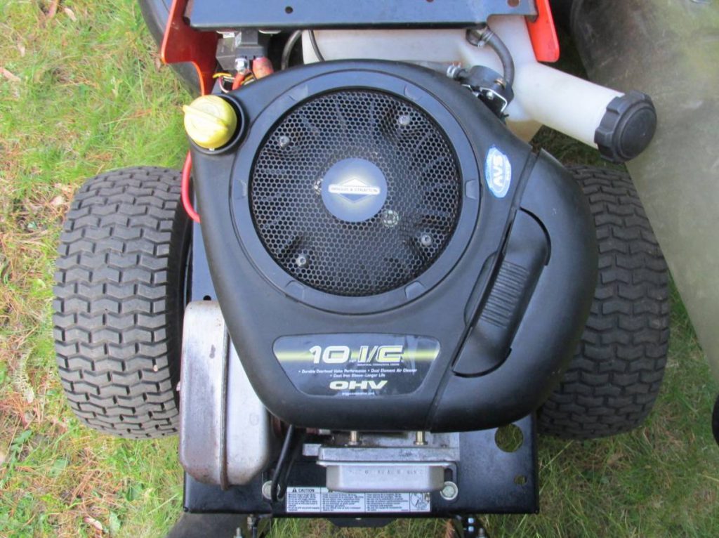 ARIENS RM1028 Rear Engine Rider with TwinBin Bagger RonMowers