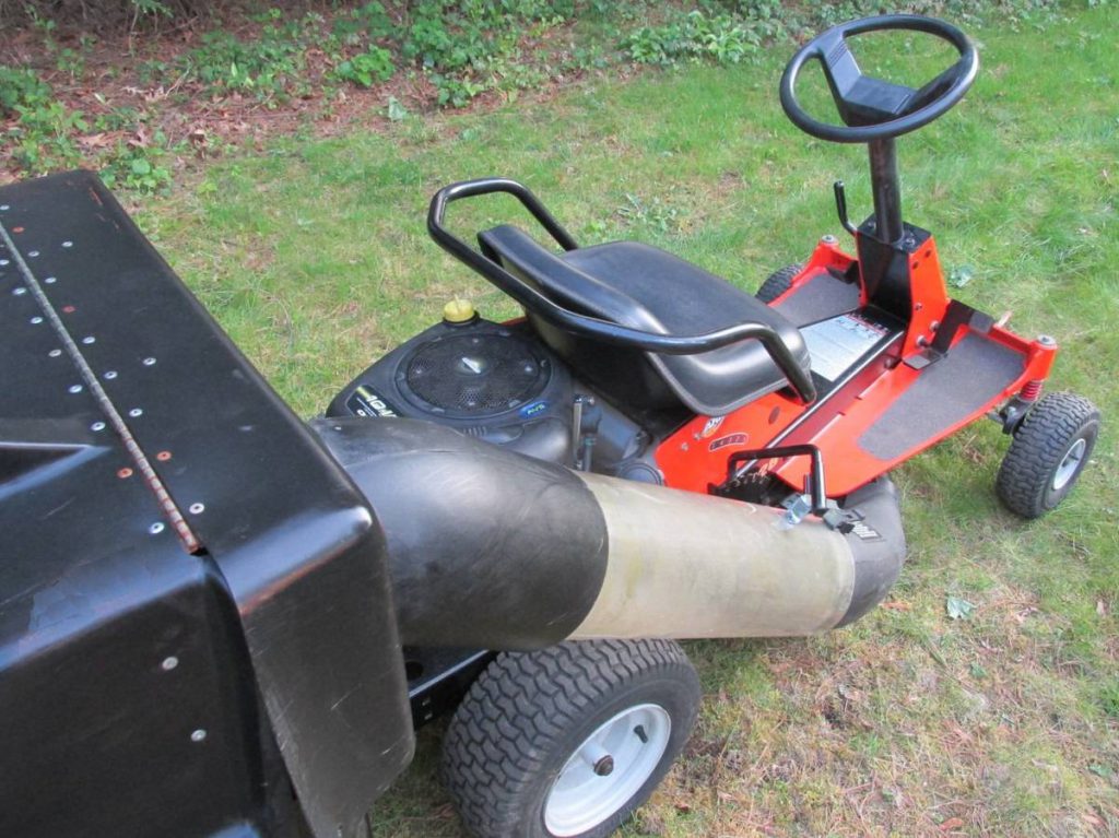 ARIENS RM1028 Rear Engine Rider with TwinBin Bagger RonMowers