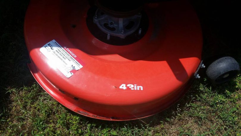 Allis Chalmers Riding Mower 02 810x456 Allis Chalmers AC130 42 Lawn Mower