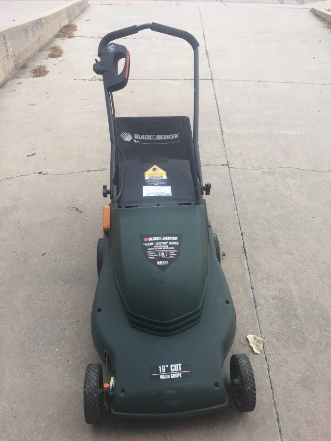Black and Decker 4.0HP MM850 Electric Lawn Mower For Sale 1 Black and Decker 4.0HP MM850 Electric Lawn Mower For Sale