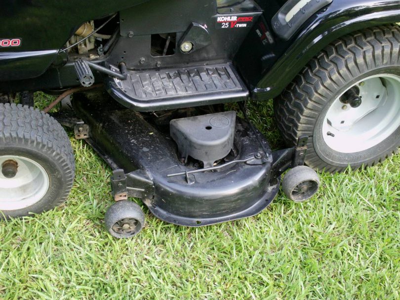 Craftsman GT5000 03 810x608 Craftsman GT5000 Garden Lawn tractor