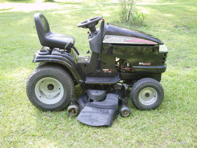 Craftsman GT5000 04 810x608 Craftsman GT5000 Garden Lawn tractor