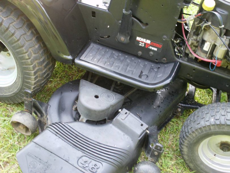 Craftsman GT5000 09 810x608 Craftsman GT5000 Garden Lawn tractor