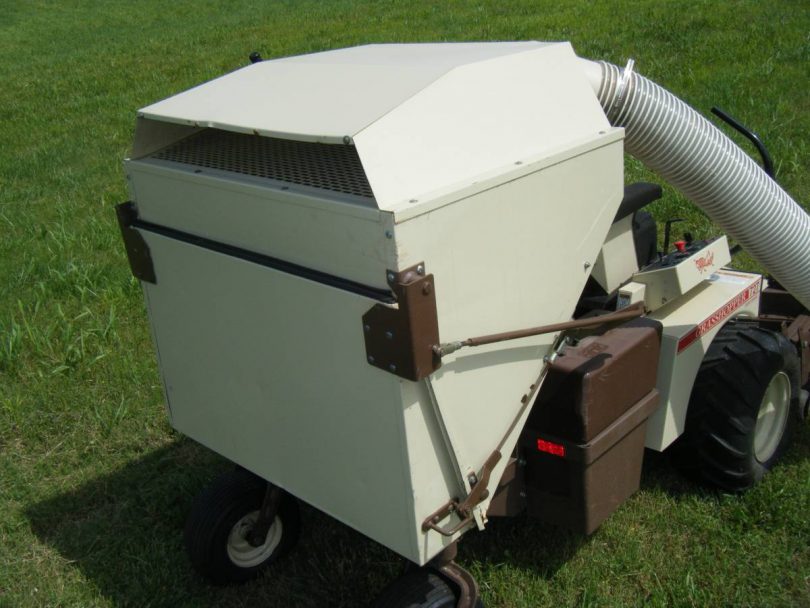 Grasshopper mower 727 07 810x608 Used Grasshopper Mower 727KW For Sale