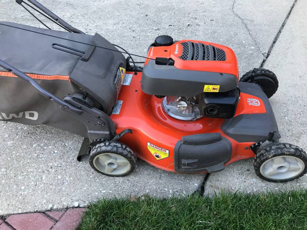 Husqvarna HU800AWD Walk Behind 22in Selfpropelled Gas Lawn Mower