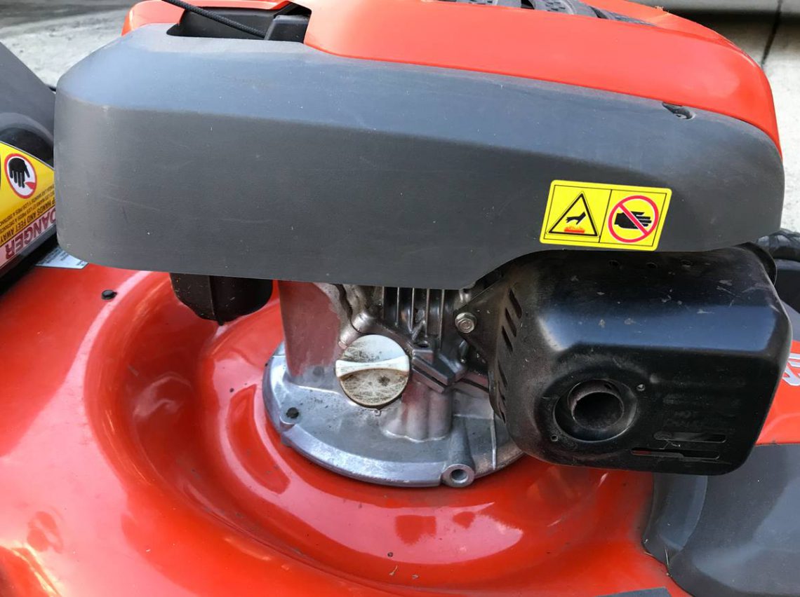Husqvarna HU800AWD Walk Behind 22in Selfpropelled Gas Lawn Mower