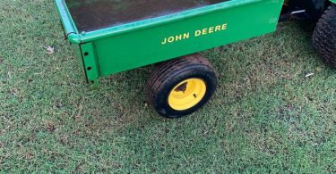John Deere 80 dump cart 4 375x195 Preowned John Deere 80 Dump Cart for Sale