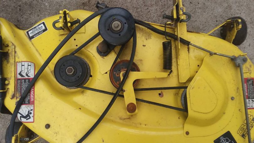 John Deere LX176 riding lawn mower 38 5 810x456 John Deere 38 LX176 Mower Deck