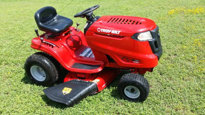 Troy Bilt 7 pony lawnmower 6 810x456 Troy Bilt 7 speed Pony Riding Lawn Mower