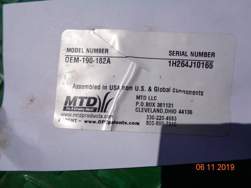 Twin bagger attachment 03 810x608 Twin bagger attachment made by MTD
