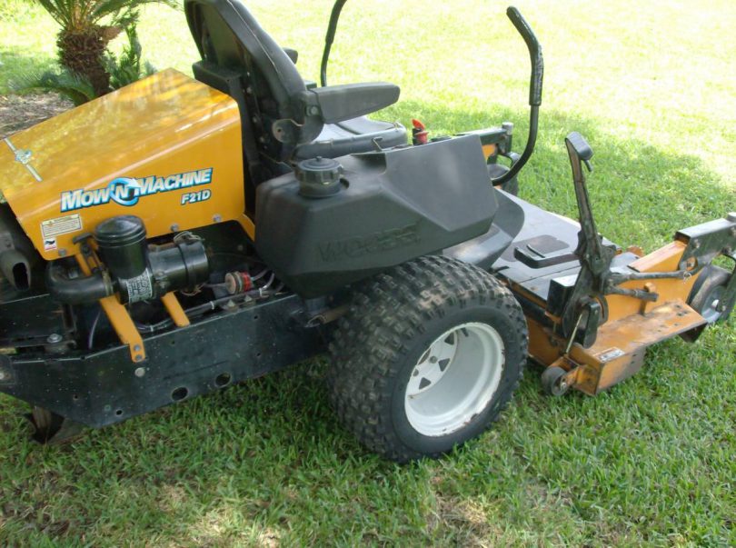 Woods F21D 1 810x603 Woods F21D Mown Machine Zero Turn Lawn Mower