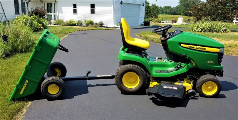 2013 John Deere X 320 07 810x409 2013 John Deere X320 With Brand New Wagon