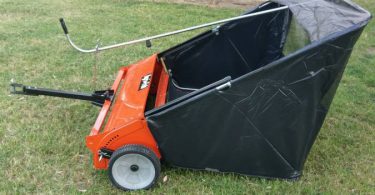 44 in Agri Fab Lawn Sweeper 4 375x195 44 in Agri Fab Lawn Sweeper Used