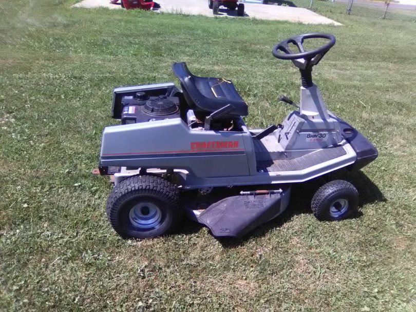 Craftsman 502.254180 2 810x608 Preowned Craftsman 502.254180 30 Inch Riding Lawn Mower
