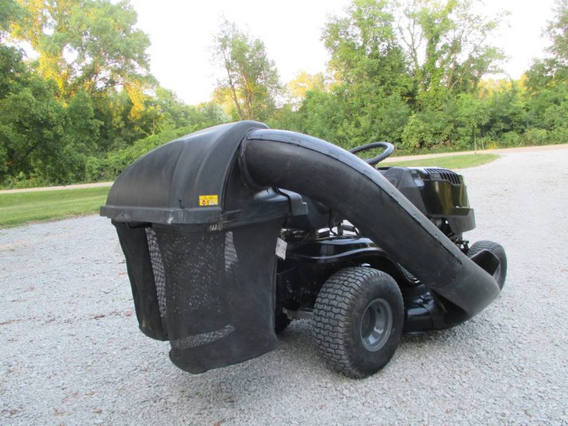 Craftsman YT2500 rider mower 9 810x608 Craftsman 46 In LT 2500 Mower for Sale