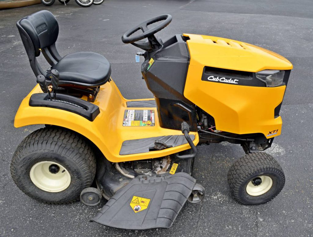 Cub Cadet XT1 46 in. Riding Mower for Sale RonMowers