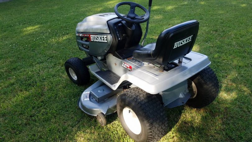 Huskee riding Mower 3 810x456 Huskee Quick Cut 46 Riding Mower for Sale