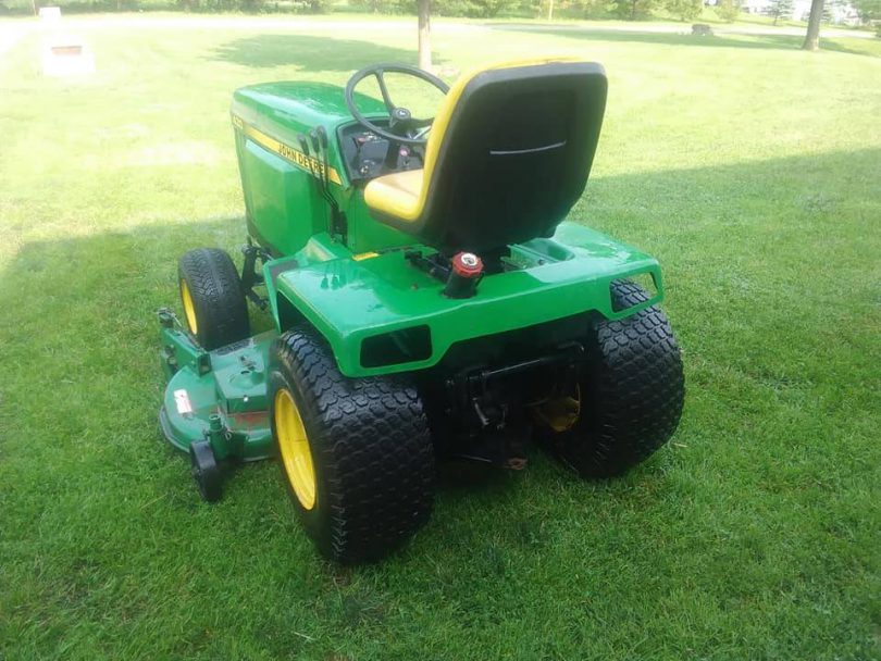 John Deere 430 6 810x608 John Deere 430 Garden Tractor Riding Lawn Mower