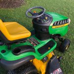 John Deere D140 riding mower 6 150x150 John Deere D140 Tractor 48in. Riding Mower