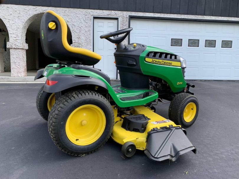 John Deere D170 Riding Lawn Mower 6 810x608 Used John Deere D170 54 Riding Lawn Mower