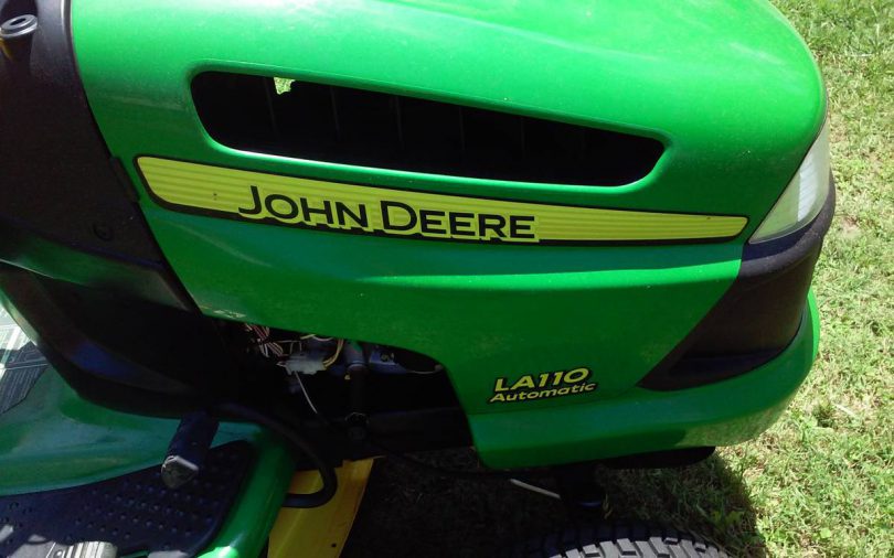 John Deere LA110 1 810x506 John Deere LA110 Automatic Riding Mower for Sale