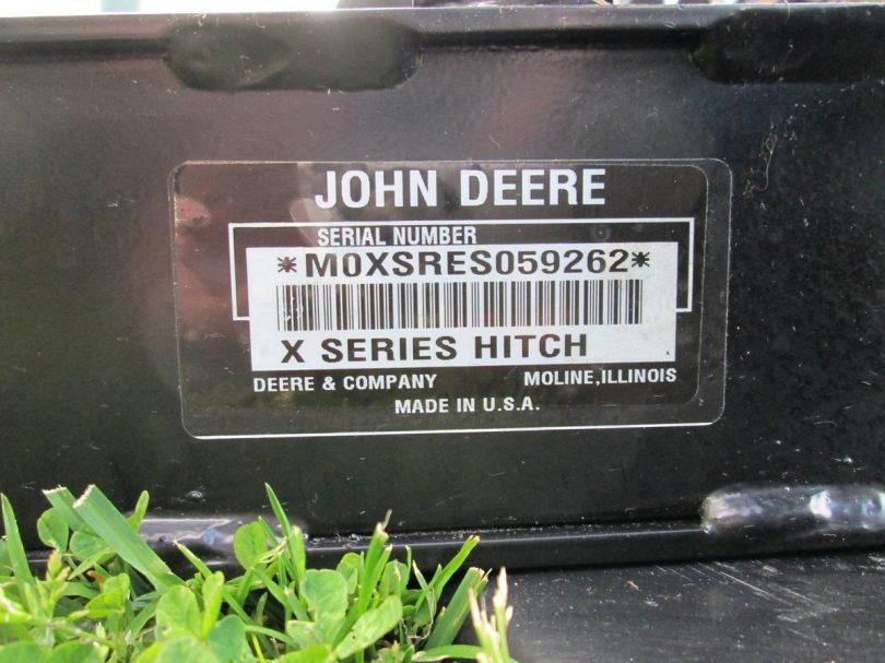 John Deere X Series quick hitch BM19782 2 810x607 John Deere X Series Quick Hitch BM19782 for Sale