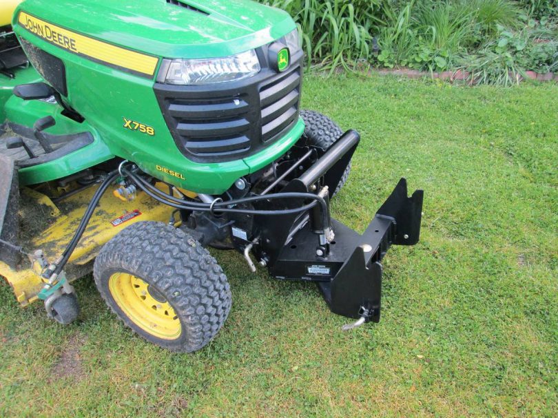 John Deere X Series quick hitch BM19782 4 810x607 John Deere X Series Quick Hitch BM19782 for Sale