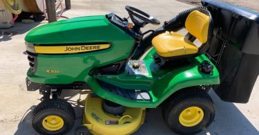 John Deere x300 4 375x195 Used John Deere X300 Riding Lawn Mower