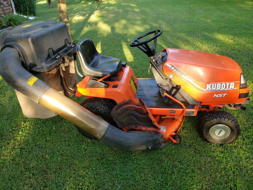 Kubota T1400H 3 810x608 Old Kubota T1400H Riding Mower for Sale
