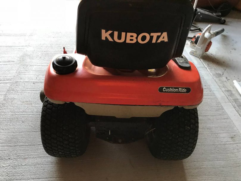 Kubota T1770 Riding Lawn Mower 5 810x608 Kubota T1770 Riding Lawn Mower for Sale
