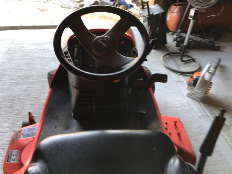 Kubota T1770 Riding Lawn Mower 6 810x608 Kubota T1770 Riding Lawn Mower for Sale