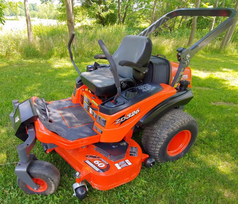Kubota Zd326 6 810x697 Kubota ZD326 zero turn mower 2016