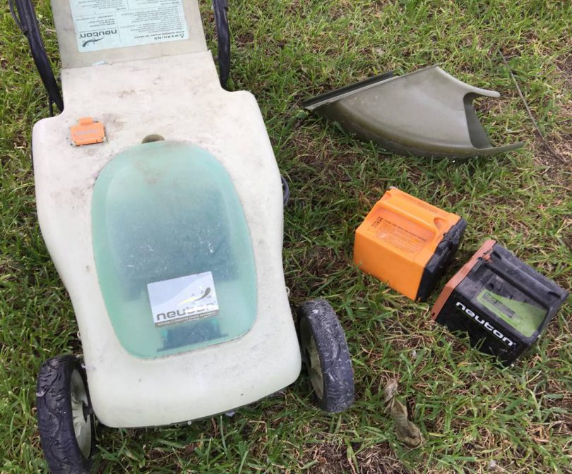 Neuton EM 5.1 Mower 1 810x672 Neuton EM 5.1 Cordless Electric Lawn Mower for Sale