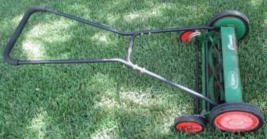 Scotts Classic Reel 2 375x195 Scotts Classic 20 inch Reel Push Lawn Mower (Used)