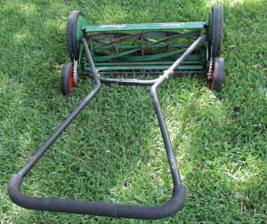 Scotts Classic Reel 3 300x252 How to Choose a Lawn Mower