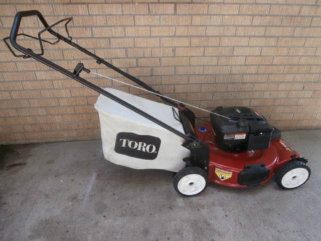 Toro 22in Recycler 5 Toro 22 Recycler self propelled lawn mower with bag