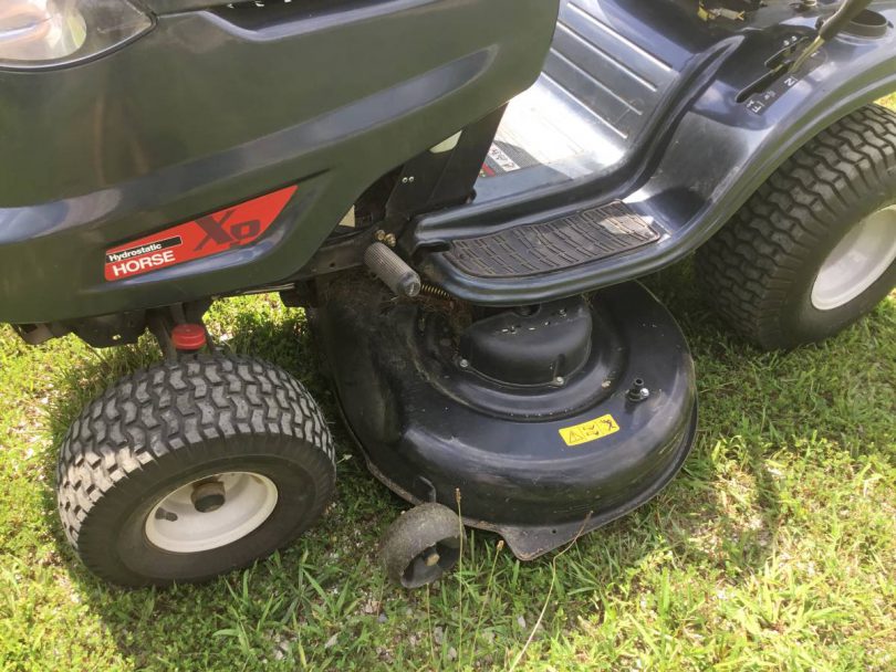 Troy bilt XP hydrostatic 04 810x608 Troy Bilt XP Horse 46 Hydrostatic Riding Lawn Mower