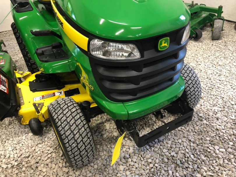 2010 John Deere X540 riding lawn mower 11 810x608 2010 John Deere 54 Model X540 riding lawn mower
