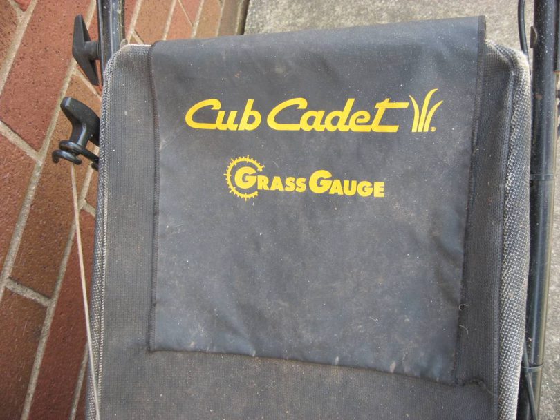 Cub Cadet SRC 621 6 810x608 Cub Cadet SRC 621 self propelled mower with bag