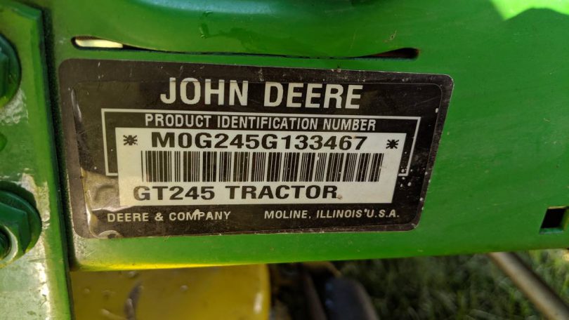 John Deere GT245 08 810x456 John Deere 48 Model GT245 lawn mower (2005)