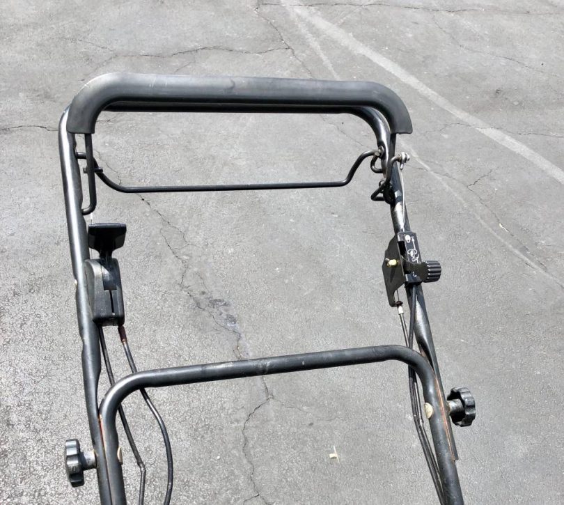 John Deere Model JS63C 09 810x725 John Deere Model JS63C Self Propelled Push Lawn Mower