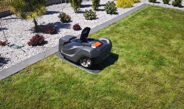 Husqvarna Automower 315X 1 5 Best Robotic Lawn Mowers for 2019
