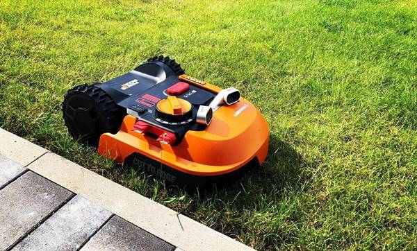 Worx Landroid M 20V WR140 5 5 Best Robotic Lawn Mowers for 2019