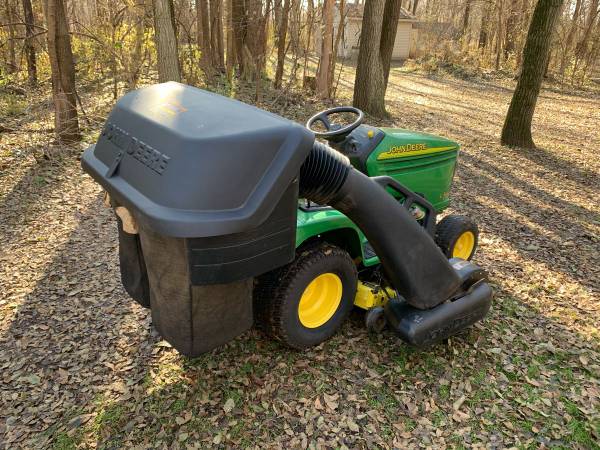 Deere LX280 04 John Deere LX 280 Riding Lawn with dual bagger for sale