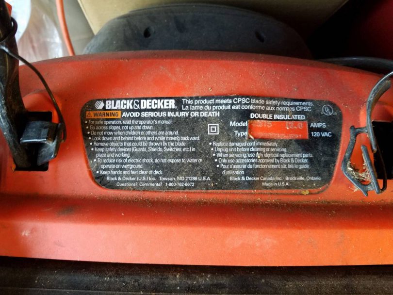 MM575 2 810x608 Used Black & Decker 18 Electric LAWNHOG Mulching Mower