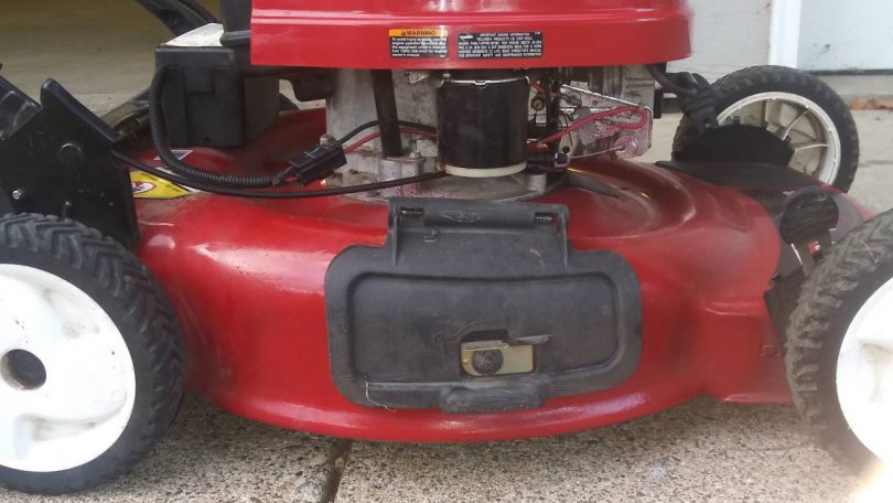 Toro Personal Pace 1 810x456 Used Toro 22 inch Personal Pace self propel lawn mower