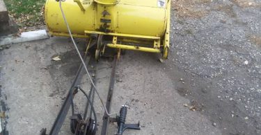 John Deere 240 4 375x195 Used John Deere 240 lawn mower with blower