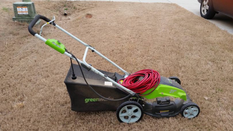 Greenworks 20 in Electric lawn mower 1 810x456 2017 Greenworks 20 in Electric lawn mower