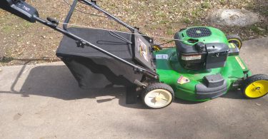 John Deere JS26 2 375x195 John Deere 22 RWD Self Propelled Push Lawn Mower